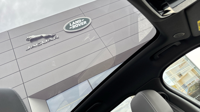 Land Rover Range Rover Velar 2.0 D200 MHEV Belgravia Edition 5dr Auto Diesel Estate - Image 21